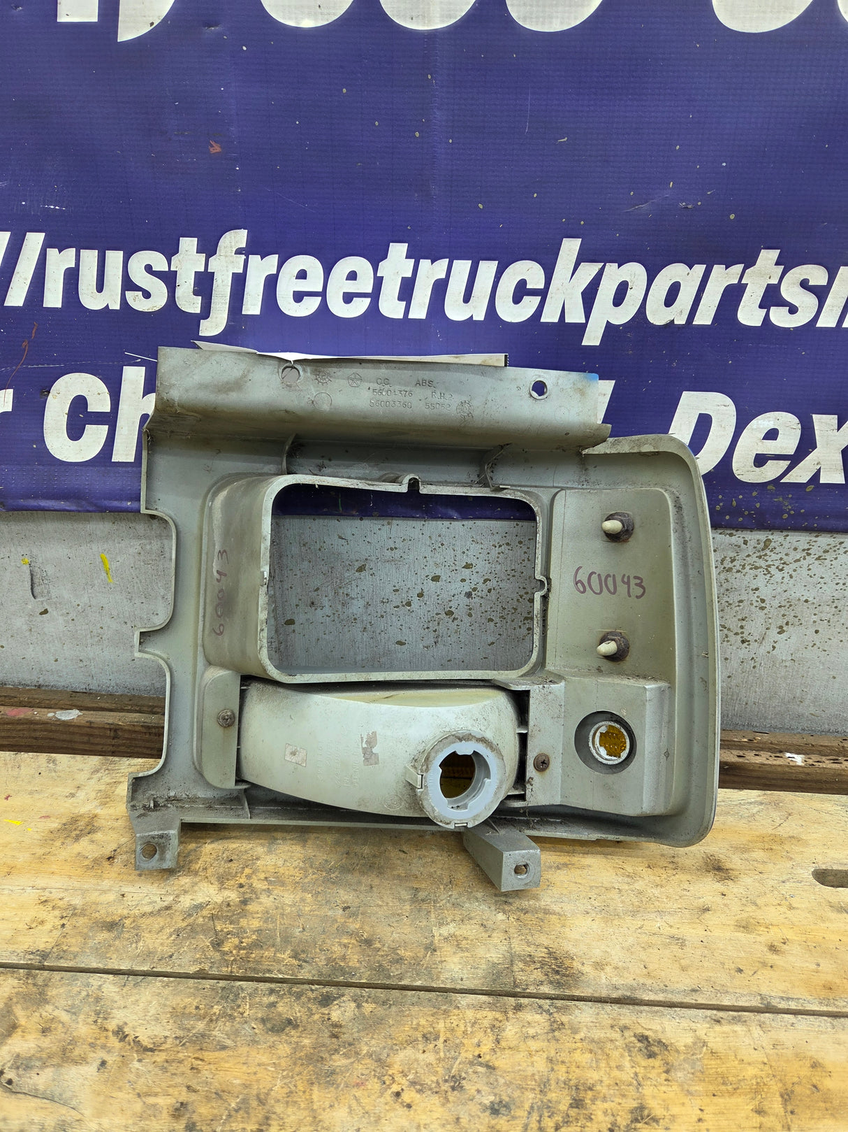1991-1996 Dodge Dakota LH Driver Side Headlight Assembly - 83506612