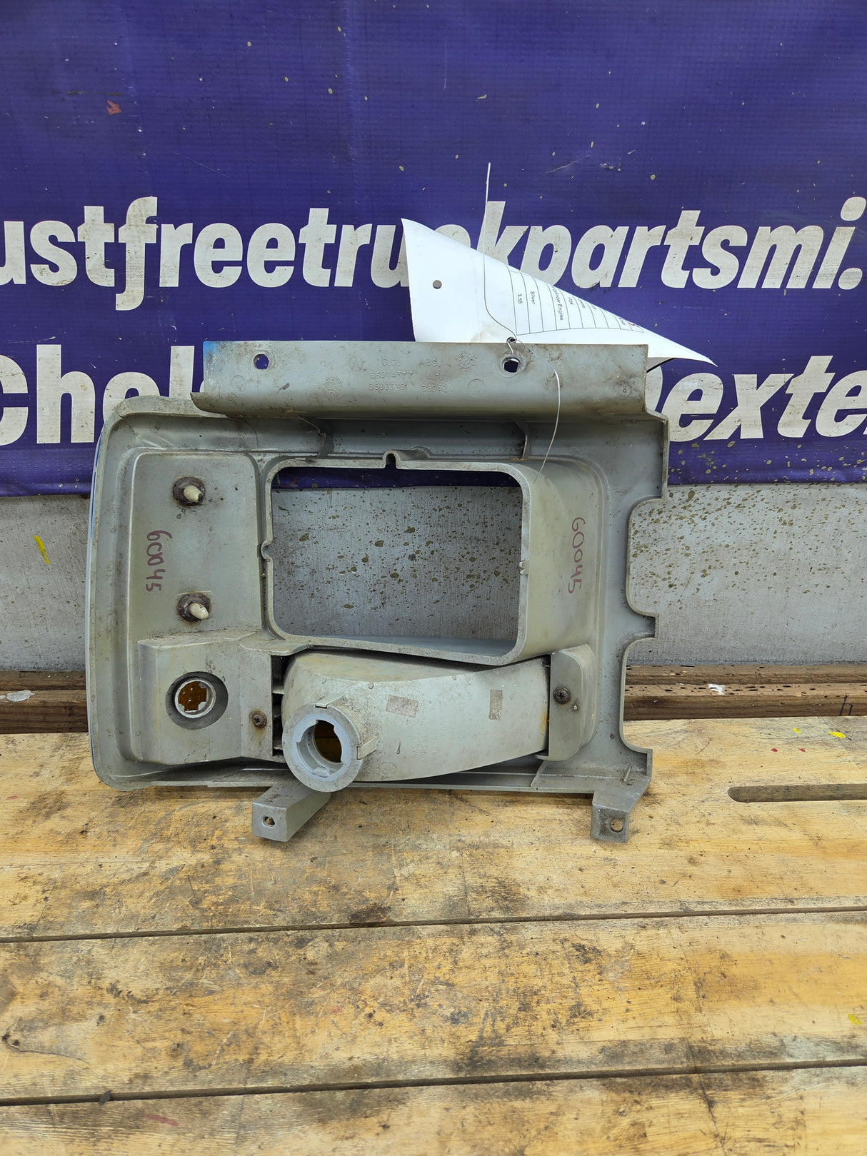 1991-1996 Dodge Dakota LH Driver Side Headlight Assembly - 83506613