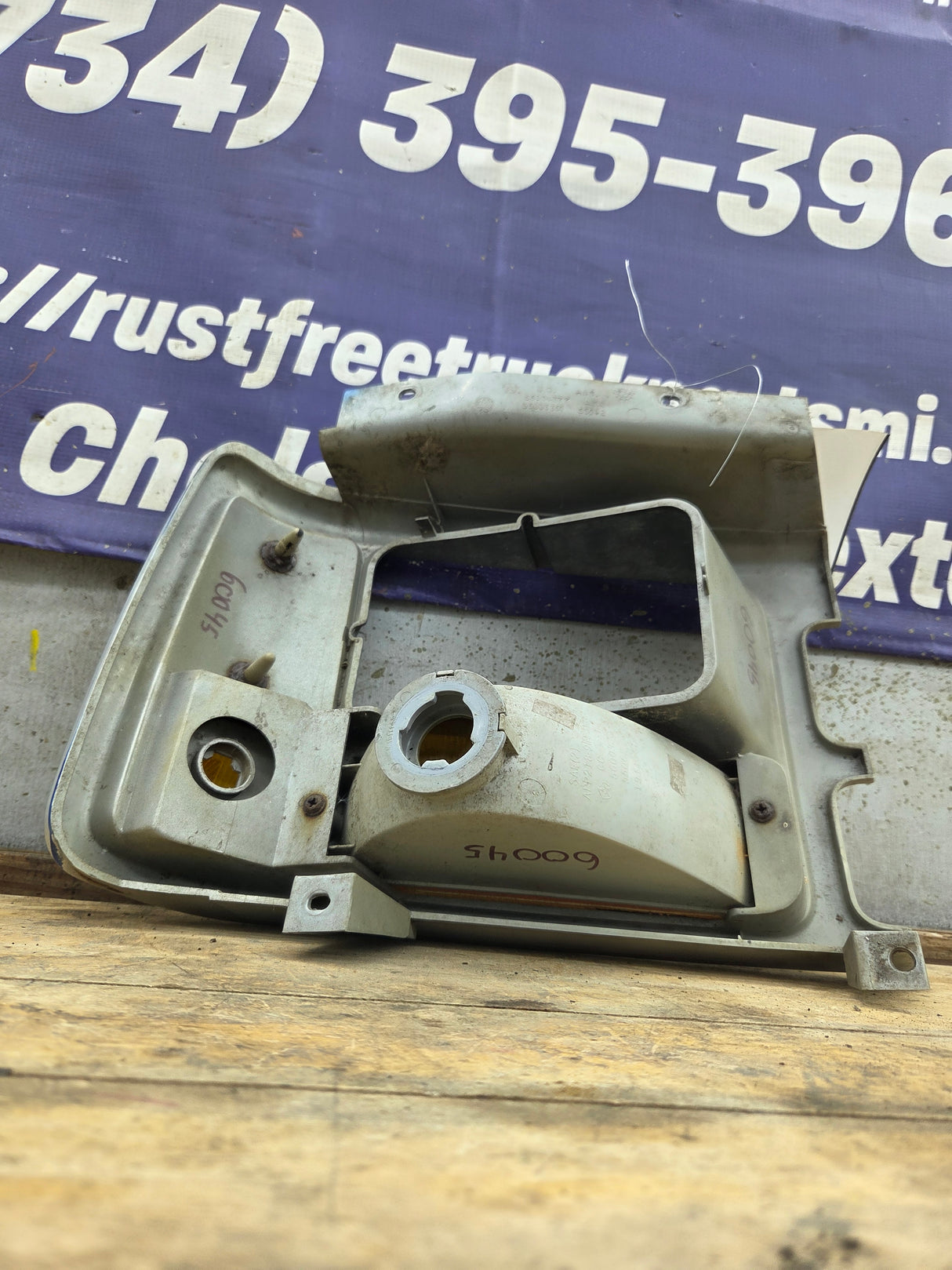 1991-1996 Dodge Dakota LH Driver Side Headlight Assembly - 83506613
