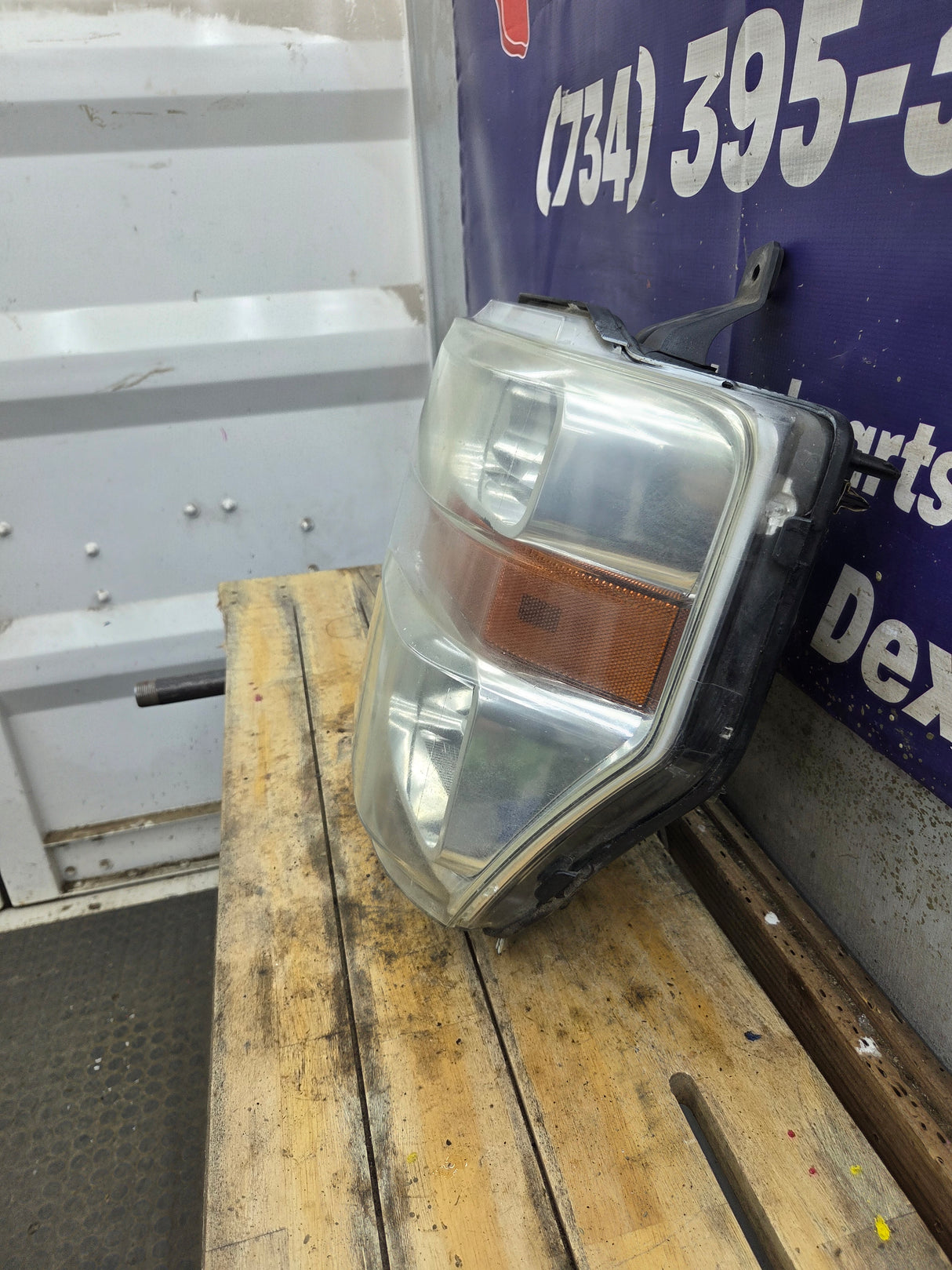 2008-2010 Ford Super Duty F250 F350 F450 F550 LH Driver Side Composite Head Light 44ZH-1849B 8C24-13006-A