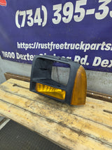 2005-2007 Ford Super Duty F250 F350 F450 F550 LH Left Driver Side Headlight Bezel Park Lamp Signal Corner Light 5C34-13B221-A