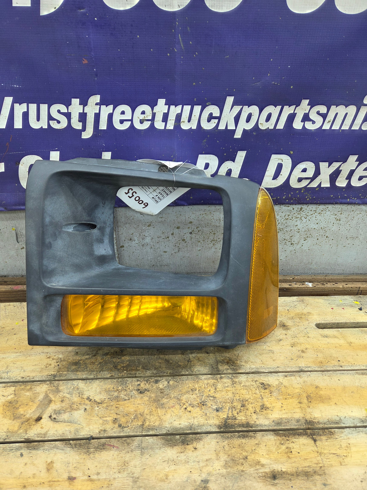 2005-2007 Ford Super Duty F250 F350 F450 F550 LH Left Driver Side Headlight Bezel Park Lamp Signal Corner Light 5C34-13B221-A