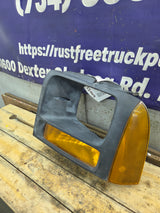 2005-2007 Ford Super Duty F250 F350 F450 F550 LH Left Driver Side Headlight Bezel Park Lamp Signal Corner Light 5C34-13B221-A