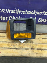 2005-2007 Ford Super Duty F250 F350 F450 F550 RH Right Passenger Headlight Bezel Park Lamp Signal Corner Light 5C34-13B220-A