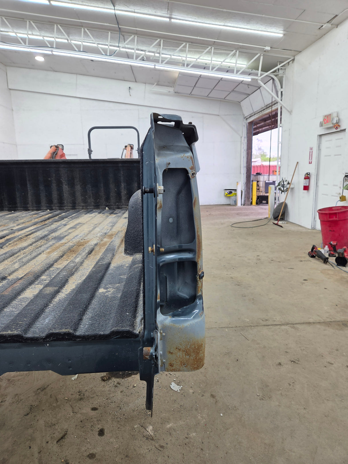 1999-2007 Chevrolet Silverado / GMC Sierra 8' 3500 HD Dually Truck Bed