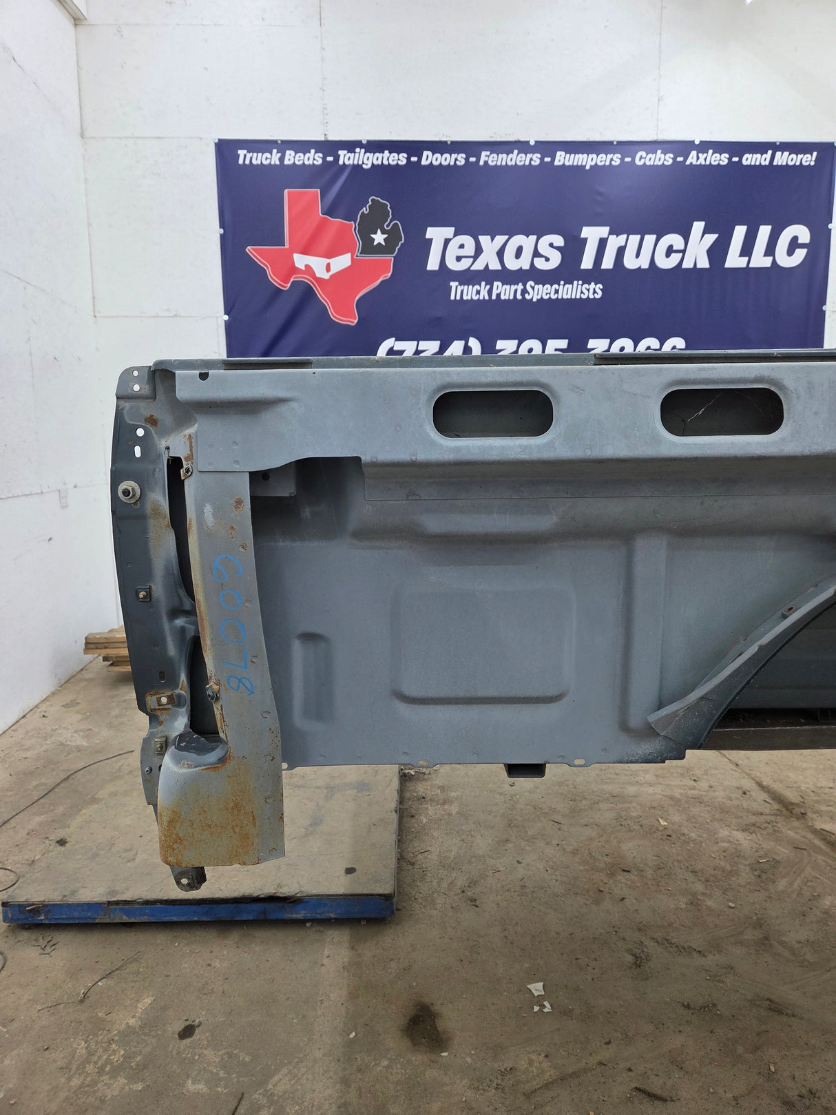1999-2007 Chevrolet Silverado / GMC Sierra 8' 3500 HD Dually Truck Bed