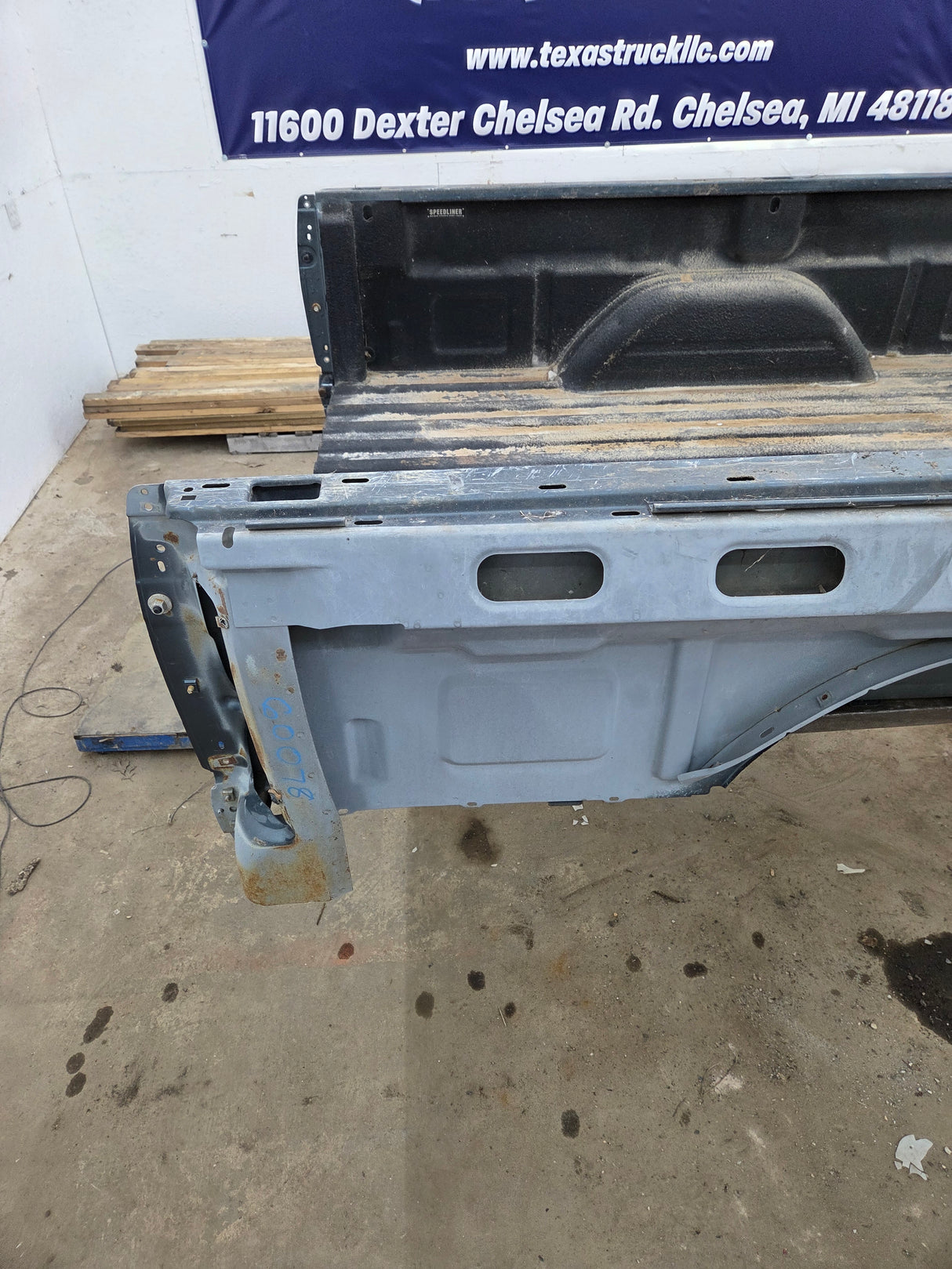 1999-2007 Chevrolet Silverado / GMC Sierra 8' 3500 HD Dually Truck Bed