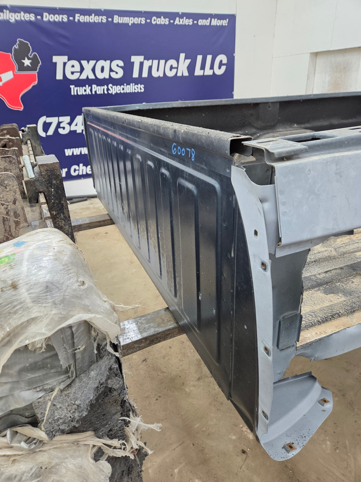 1999-2007 Chevrolet Silverado / GMC Sierra 8' 3500 HD Dually Truck Bed