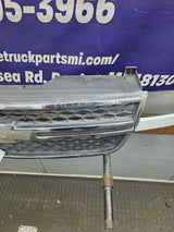 2003-2006 Chevrolet Silverado 1500 2500 3500 HD 'Cateye' Grill OEM - Chrome