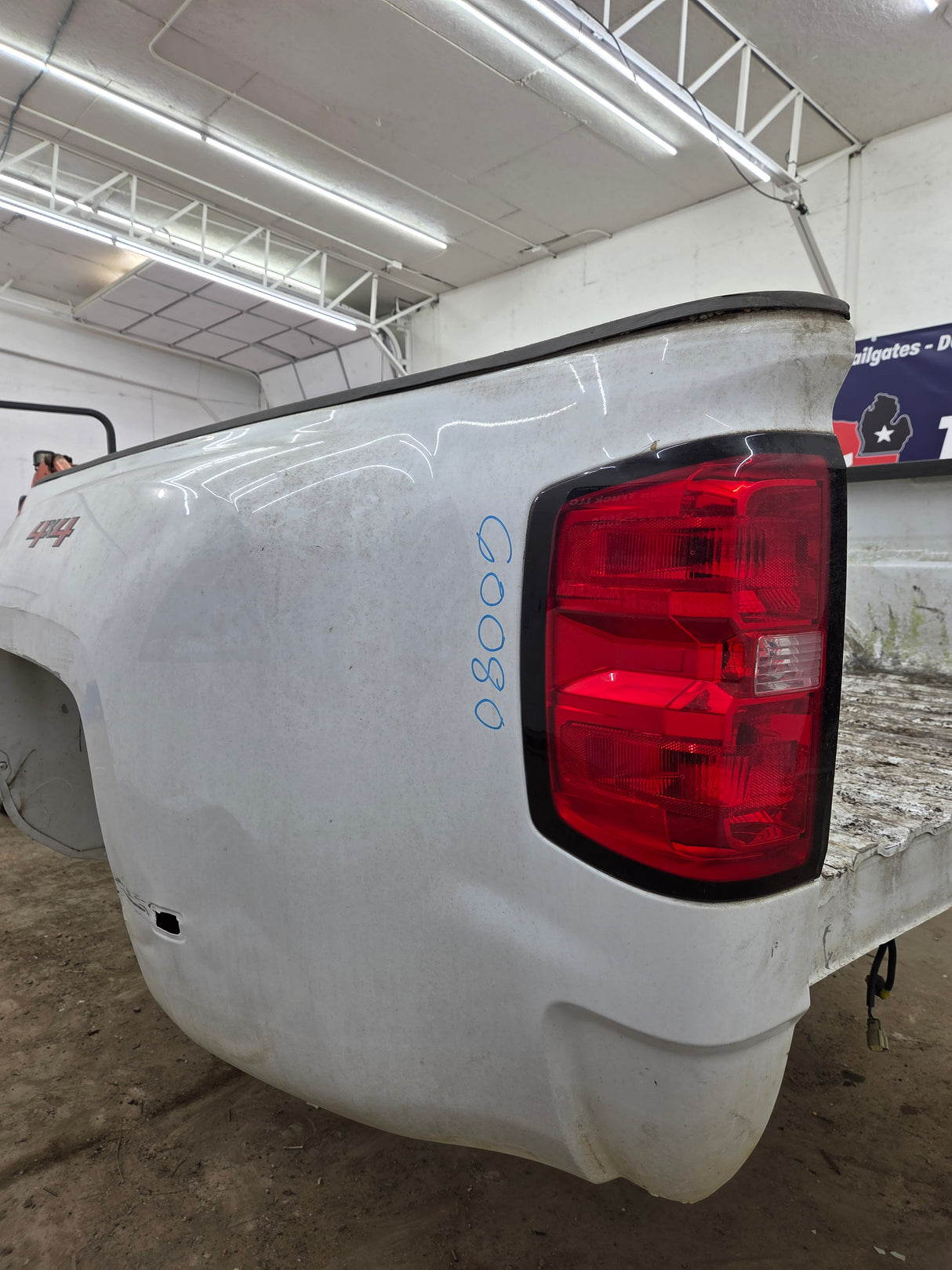 2014-2019 Chevrolet Silverado / GMC Sierra 3500 HD 8' Dually Truck Bed