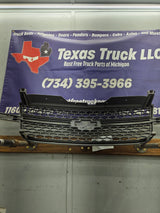 2003-2006 Chevrolet Silverado 1500 2500 3500 HD 'Cateye' Grill OEM - Chrome