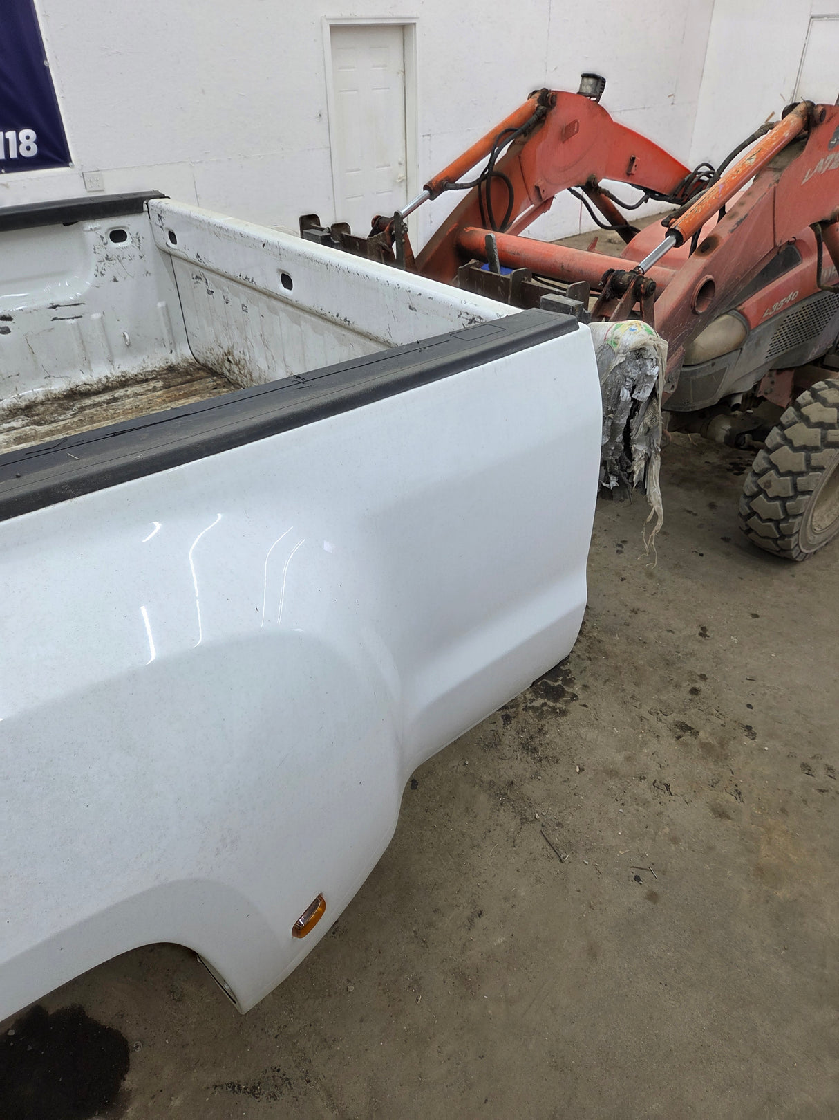 2014-2019 Chevrolet Silverado / GMC Sierra 3500 HD 8' Dually Truck Bed