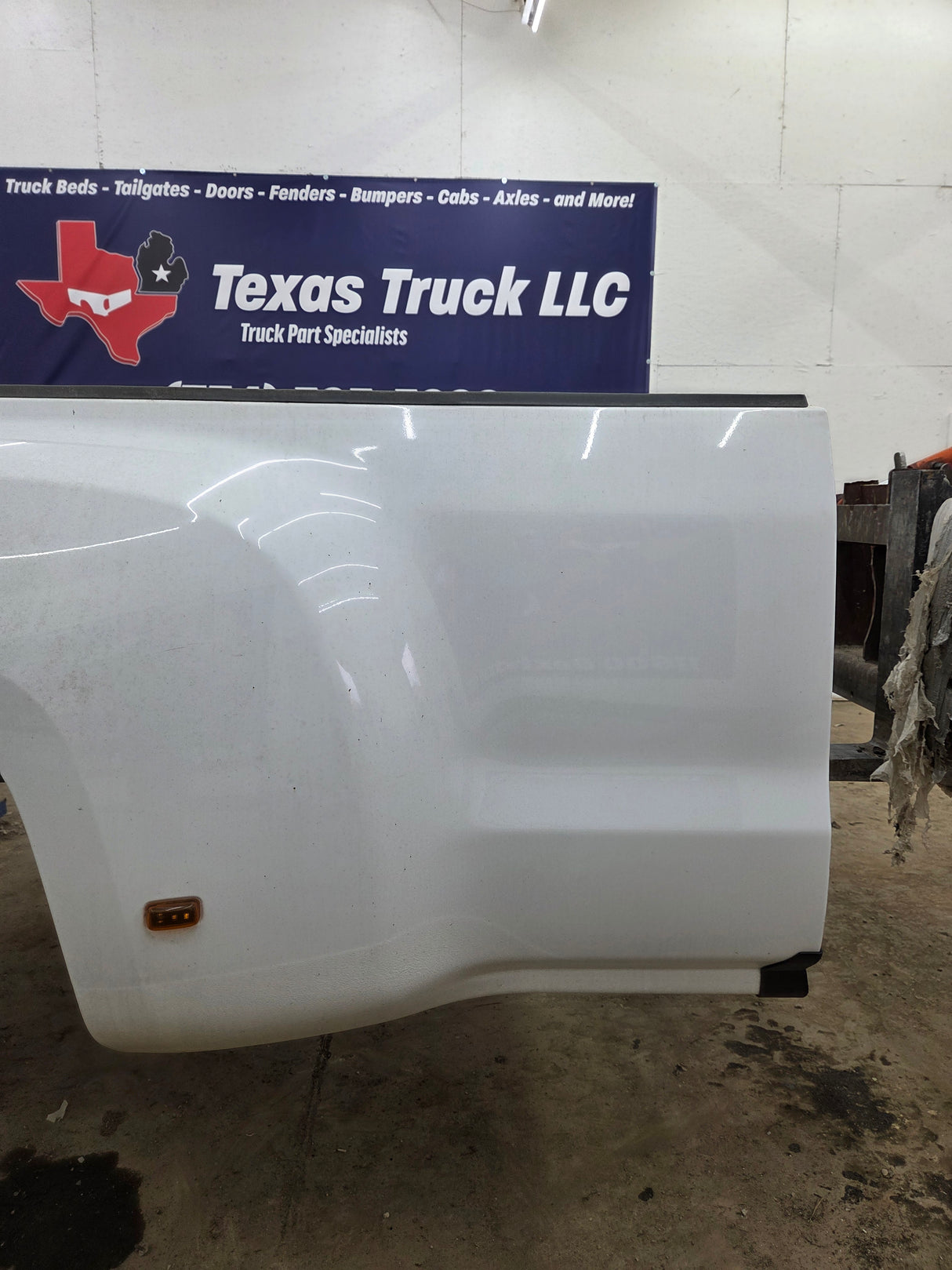 2014-2019 Chevrolet Silverado / GMC Sierra 3500 HD 8' Dually Truck Bed