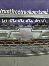 2003-2006 Chevrolet Silverado 1500 2500 3500 HD 'Cateye' Grill OEM - Chrome