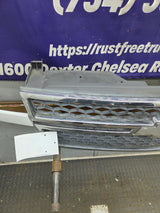 2003-2006 Chevrolet Silverado 1500 2500 3500 HD 'Cateye' Grill OEM - Chrome
