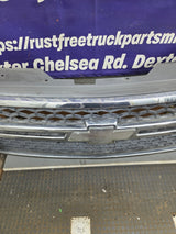 2003-2006 Chevrolet Silverado 1500 2500 3500 HD 'Cateye' Grill OEM - Chrome