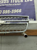 2003-2006 Chevrolet Silverado 1500 2500 3500 HD 'Cateye' Grill OEM - Chrome