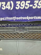 2003-2006 Chevrolet Silverado 1500 2500 3500 HD 'Cateye' Grill OEM - Chrome