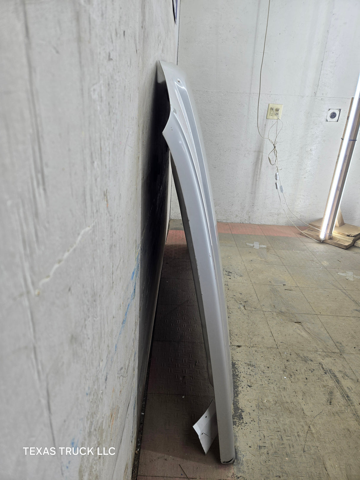 2003-2006 Chevrolet Silverado 1500 2500 'Cateye' Hood