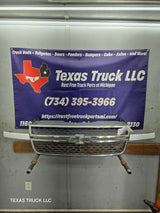 2003-2006 Chevrolet Silverado 1500 2500 3500 HD 'Cateye' Grill OEM - Chrome