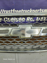 2003-2006 Chevrolet Silverado 1500 2500 3500 HD 'Cateye' Grill OEM - Chrome