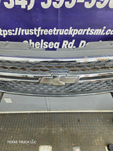 2003-2006 Chevrolet Silverado 1500 2500 3500 HD 'Cateye' Grill OEM - Chrome