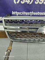 2003-2006 Chevrolet Silverado 1500 2500 3500 HD 'Cateye' Grill OEM - Chrome