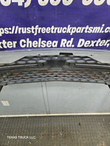 2003-2006 Chevrolet Silverado 1500 2500 3500 HD 'Cateye' Grill OEM - Chrome