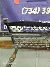 2003-2006 Chevrolet Silverado 1500 2500 3500 HD 'Cateye' Grill OEM - Chrome