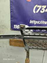 2003-2006 Chevrolet Silverado 1500 2500 3500 HD 'Cateye' Grill OEM - Chrome