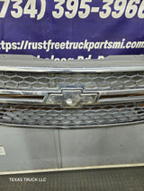 2003-2006 Chevrolet Silverado 1500 2500 3500 HD 'Cateye' Grill OEM - Chrome