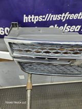 2003-2006 Chevrolet Silverado 1500 2500 3500 HD 'Cateye' Grill OEM - Chrome