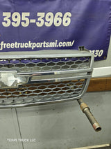 2003-2006 Chevrolet Silverado 1500 2500 3500 HD 'Cateye' Grill OEM - Chrome
