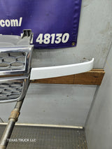 2003-2006 Chevrolet Silverado 1500 2500 3500 HD 'Cateye' Grill OEM - Chrome