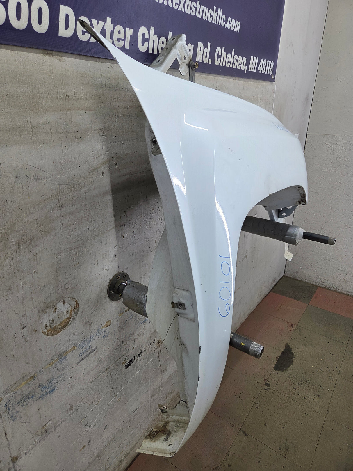 2007-2013 Chevrolet Silverado Passenger Side Front RH Fender 1500 2500 3500 HD