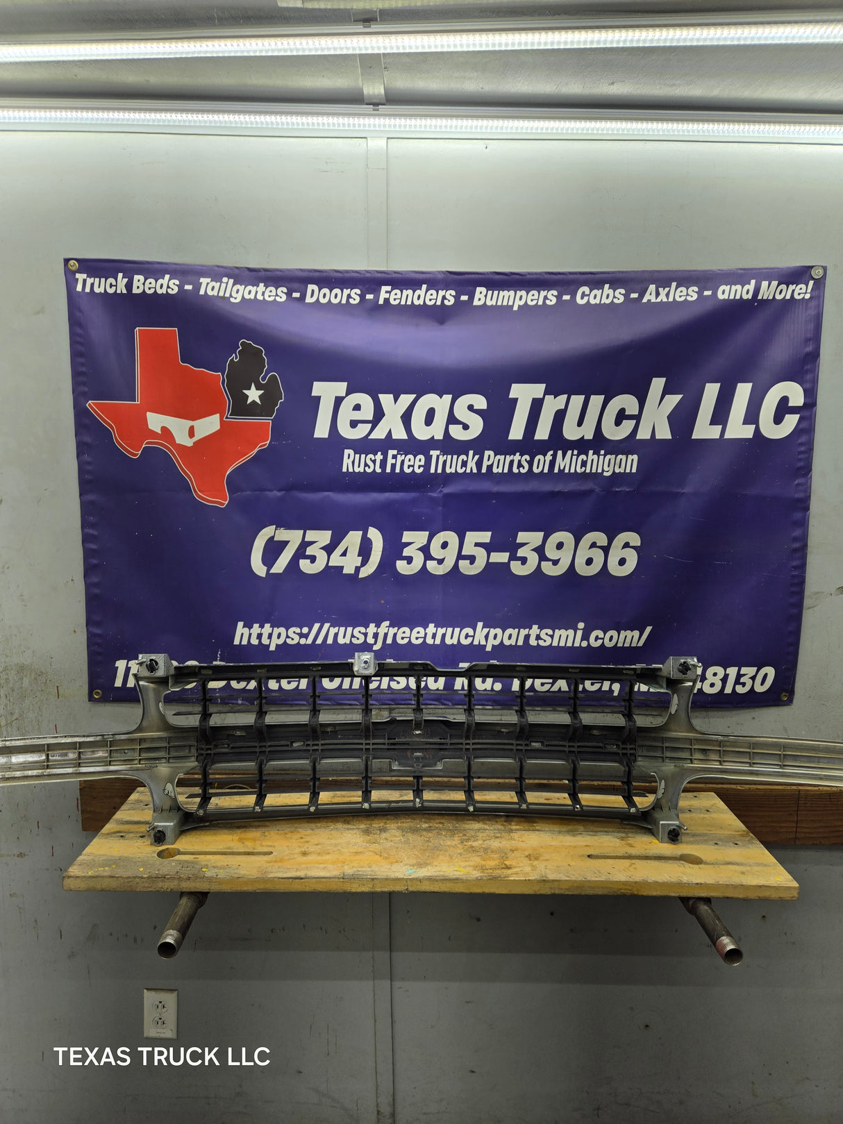 1999-2002 Chevrolet Silverado 1500 2500 3500 Grill OEM
