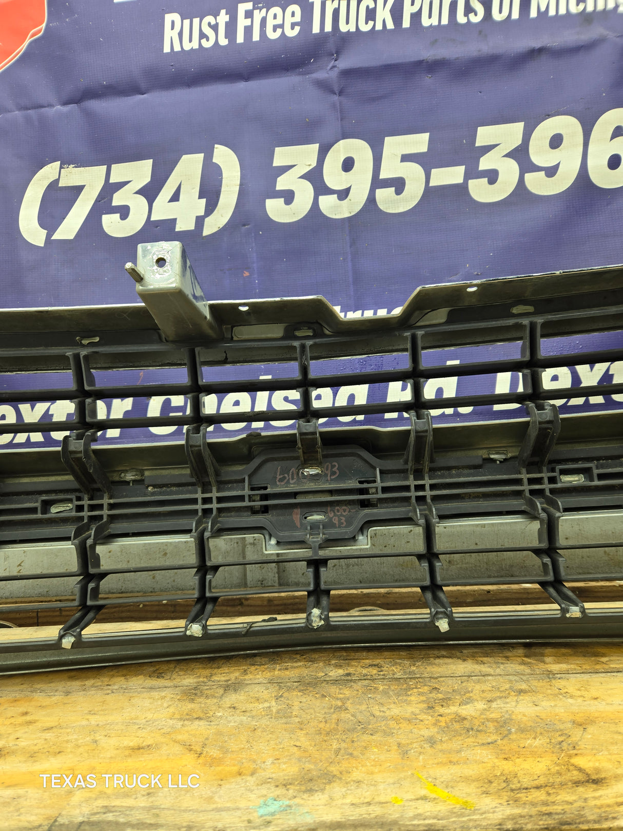 1999-2002 Chevrolet Silverado 1500 2500 3500 Grill OEM