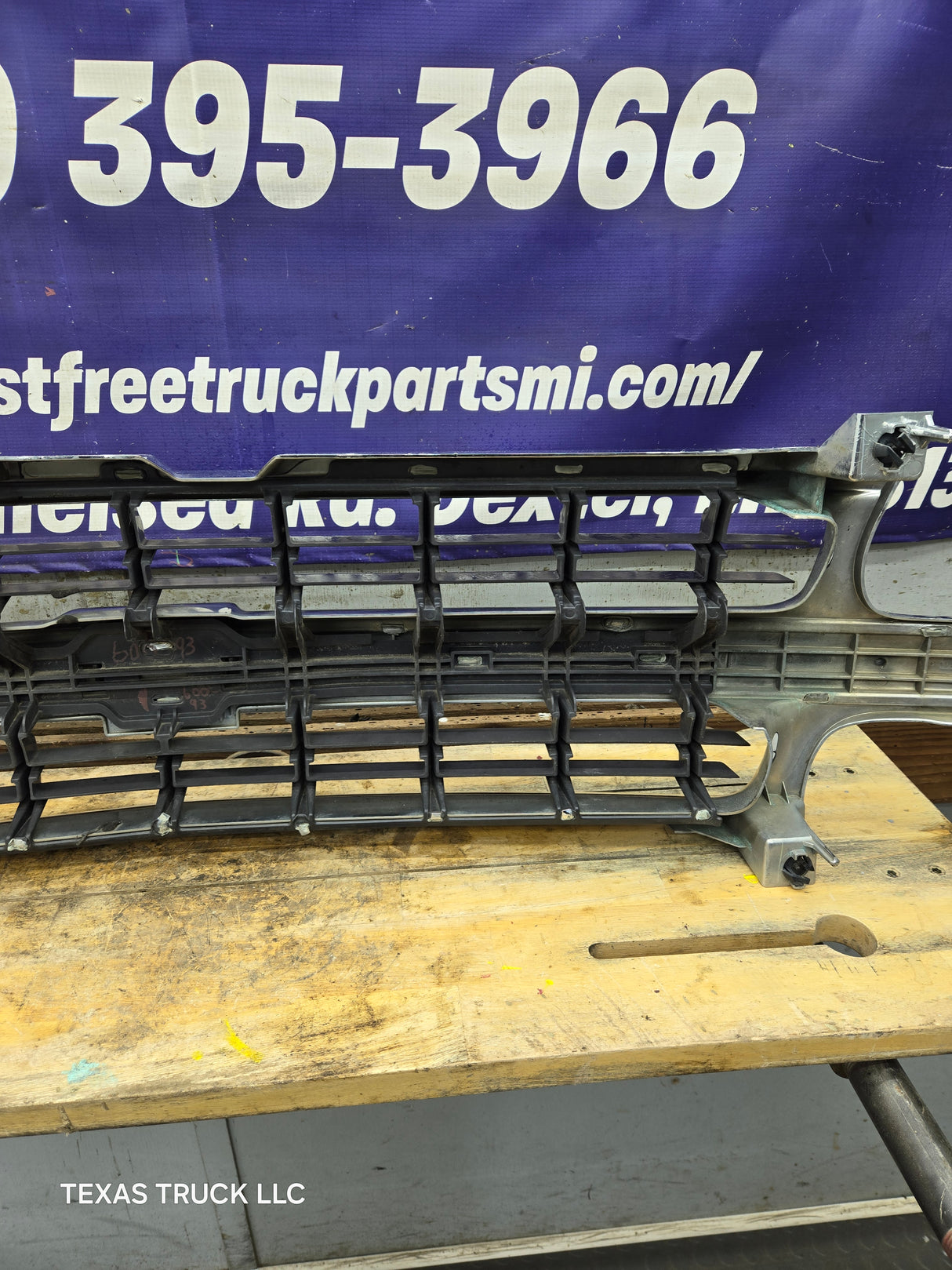 1999-2002 Chevrolet Silverado 1500 2500 3500 Grill OEM