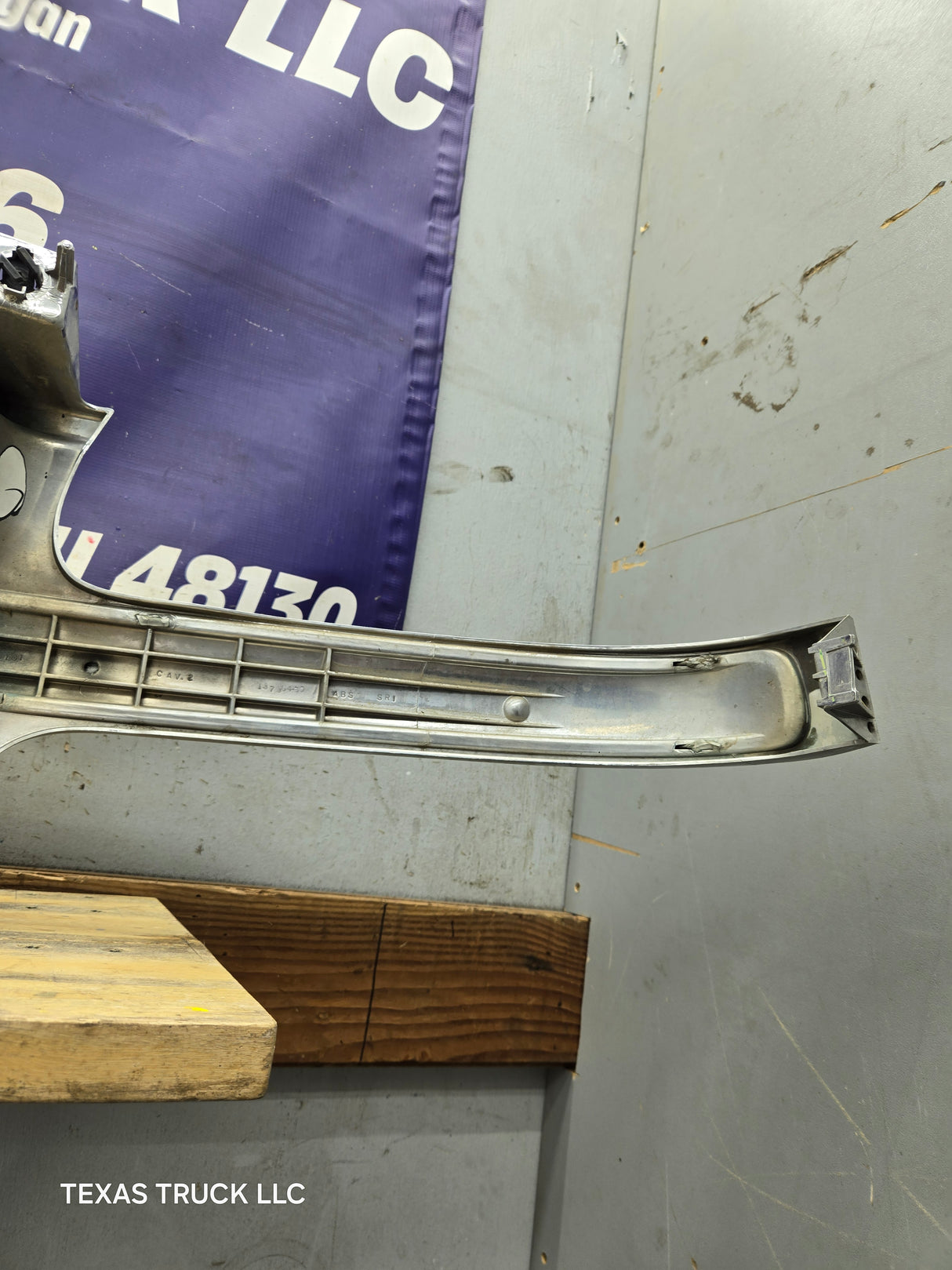 1999-2002 Chevrolet Silverado 1500 2500 3500 Grill OEM