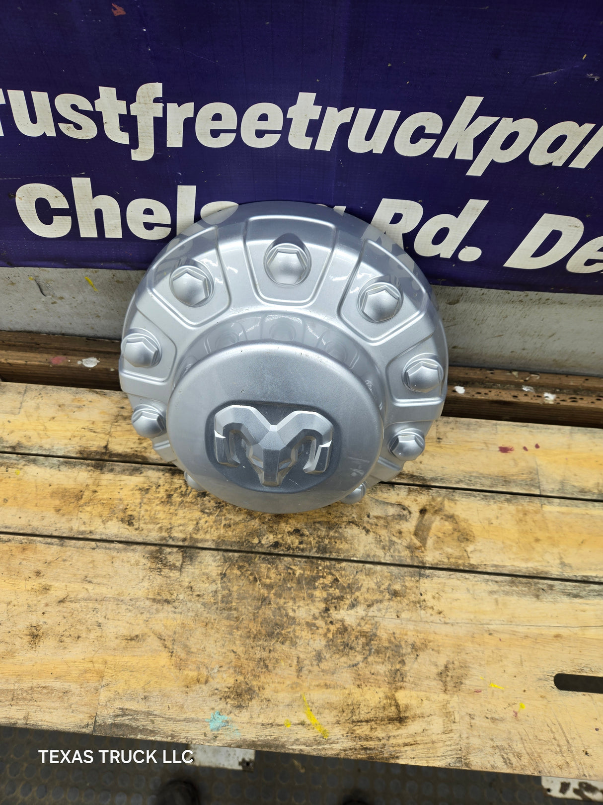 2019-2025 Dodge Ram 4500 5500 Dually Rear Center Cap Hub Cap 6ZF92TRMAB