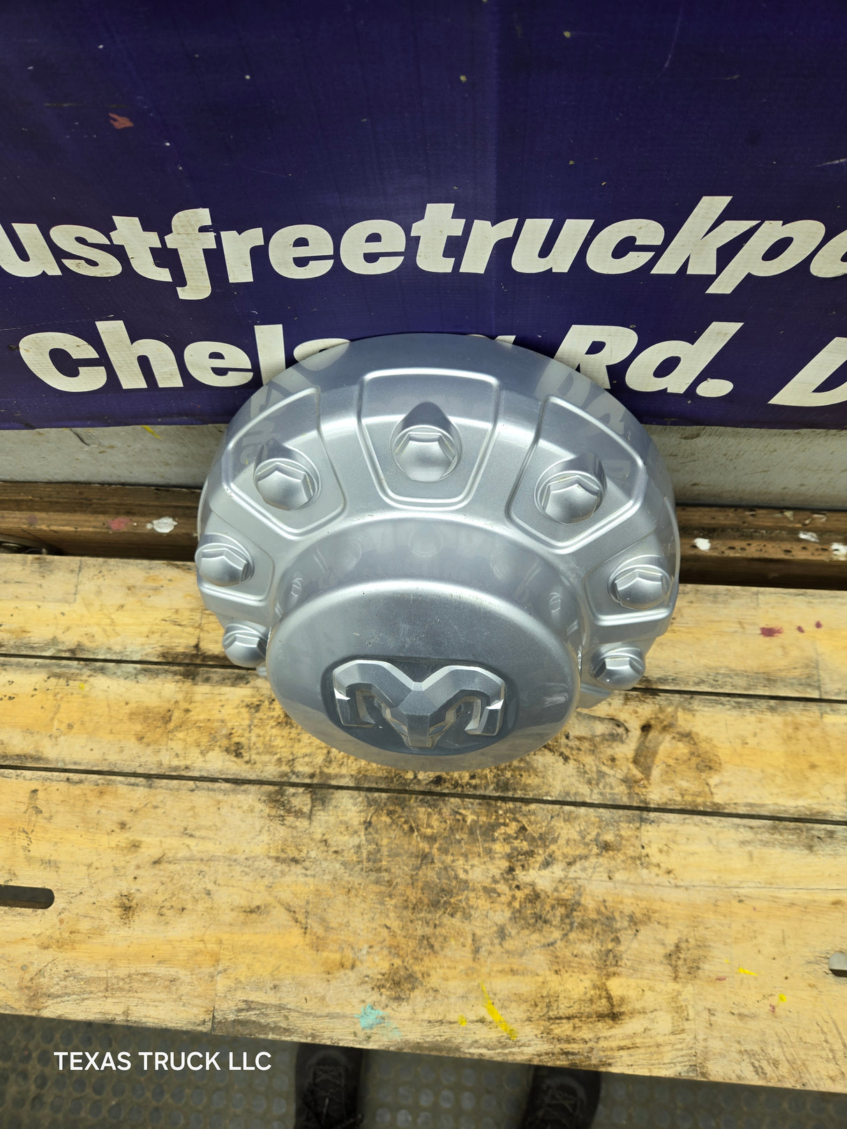 2019-2025 Dodge Ram 4500 5500 Dually Rear Center Cap Hub Cap 6ZF92TRMAB