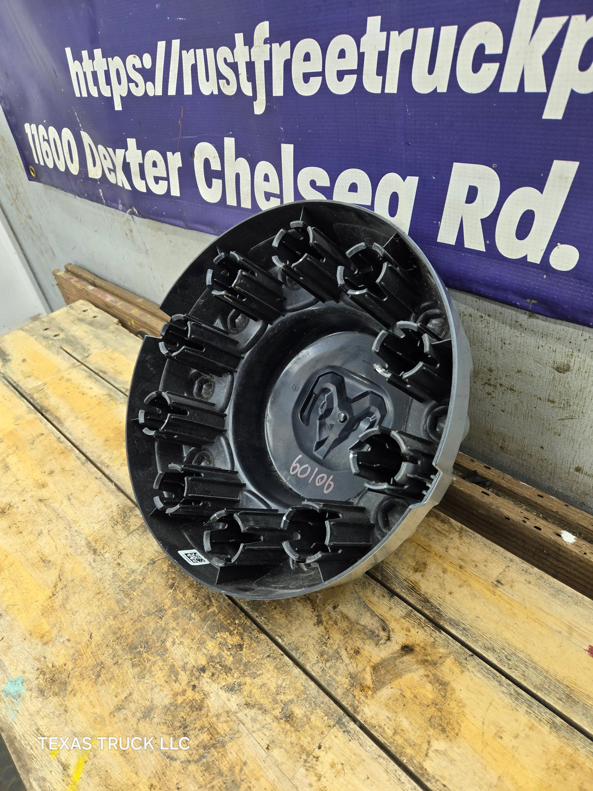 2019-2025 Dodge Ram 4500 5500 Dually Rear Center Cap Hub Cap 6ZF92TRMAB