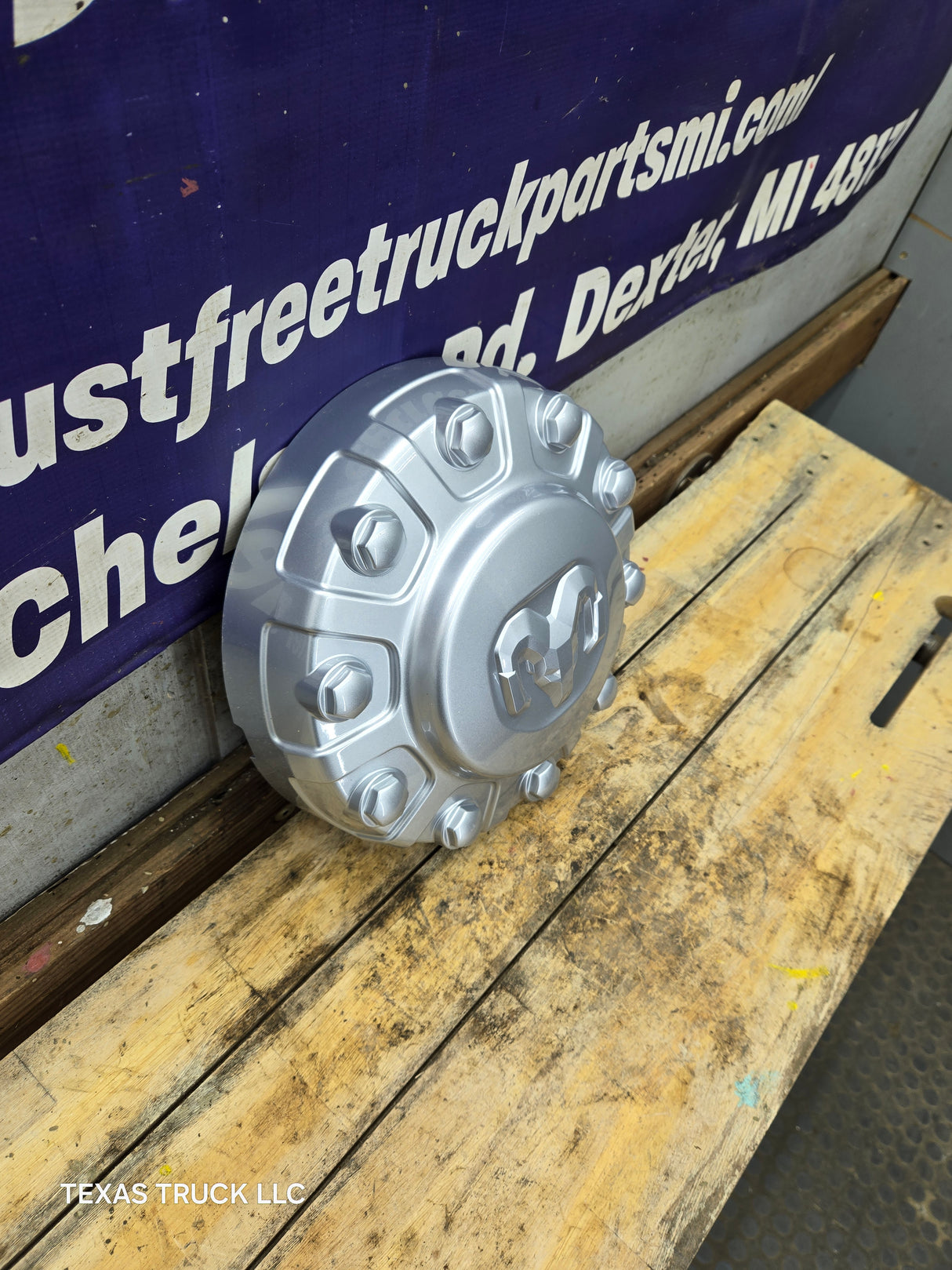 2019-2025 Dodge Ram 4500 5500 Dually Center Cap Hub Cap 6ZF91TRMAA