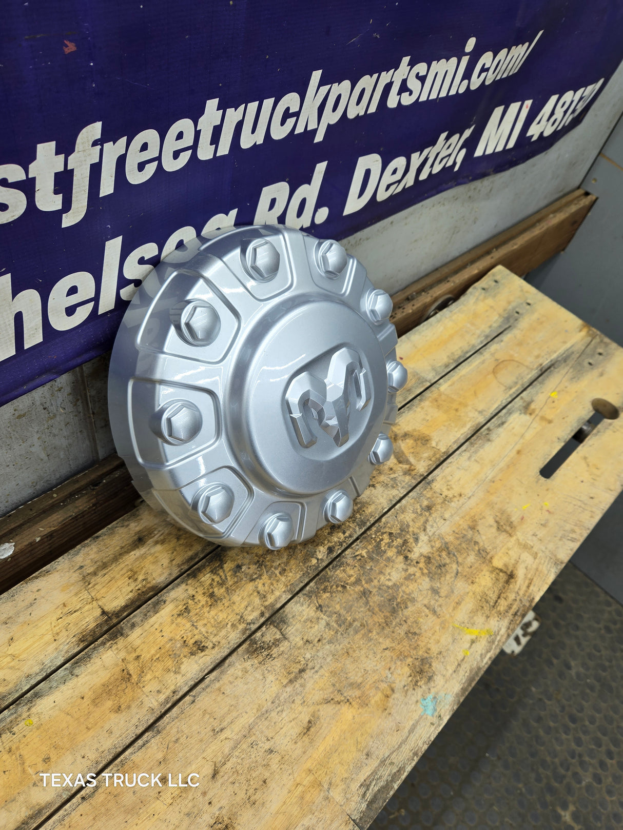 2019-2025 Dodge Ram 4500 5500 Dually Center Cap Hub Cap 6ZF91TRMAA
