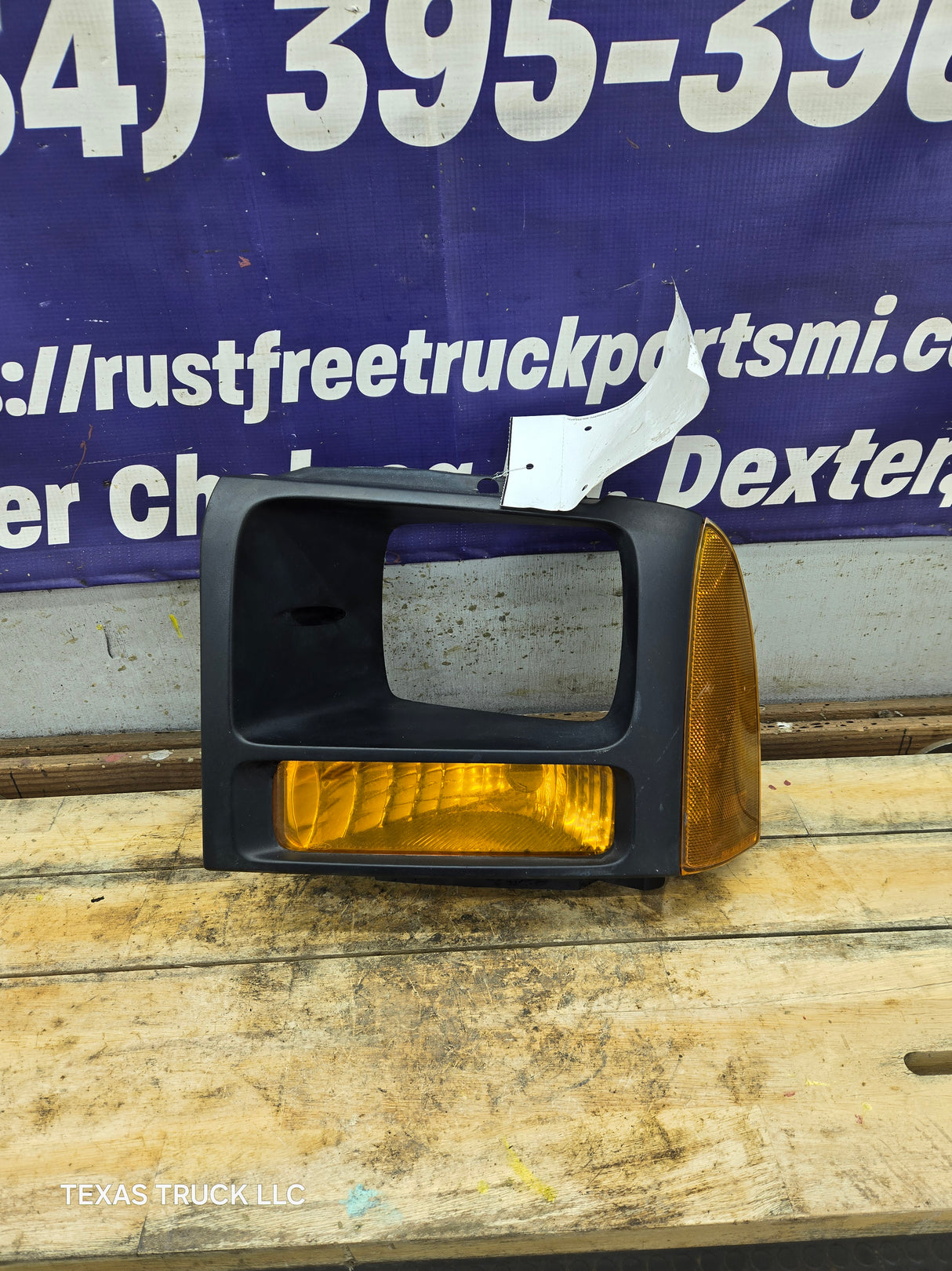 2005-2007 Ford Super Duty F250 F350 F450 F550 LH Left Driver Side Headlight Bezel Park Lamp Signal Corner Light 5C34-13B221-A