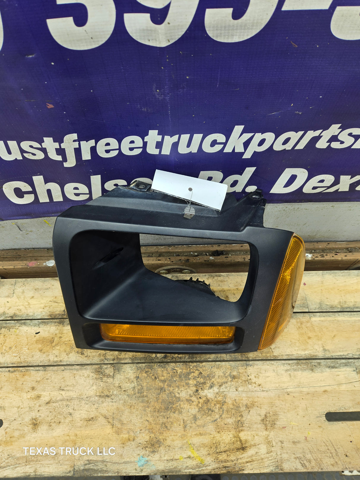 2005-2007 Ford Super Duty F250 F350 F450 F550 LH Left Driver Side Headlight Bezel Park Lamp Signal Corner Light 5C34-13B221-A