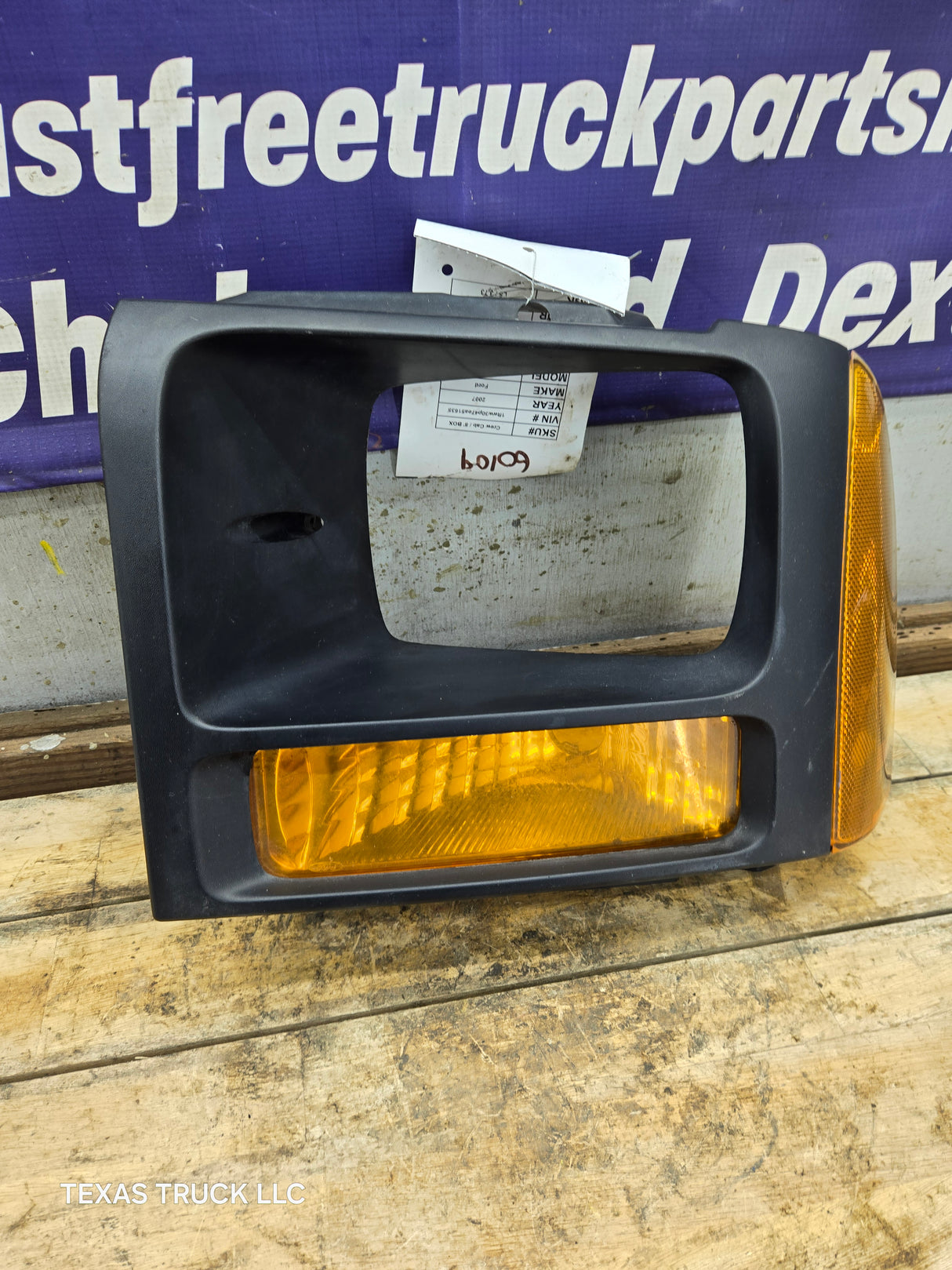 2005-2007 Ford Super Duty F250 F350 F450 F550 LH Left Driver Side Headlight Bezel Park Lamp Signal Corner Light 5C34-13B221-A