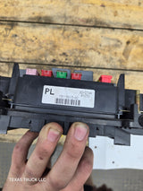 2003-2005 Chevrolet Silverado / GMC Sierra 1500 250 3500 Engine Bay Fuse Box - 15201928