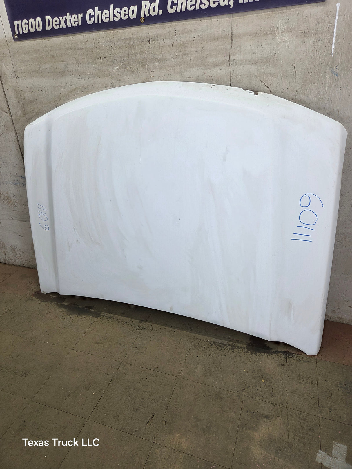 2003-2006 Chevrolet Silverado 2500 3500 Cateye HD Hood OEM - Summit White