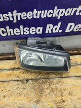 2003-2007 Chevrolet Silverado RH Passenger Side Headlight Assembly - 10396912